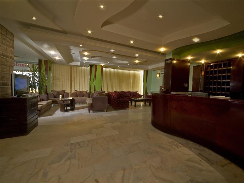 Gardens Hotel Amman Exteriör bild