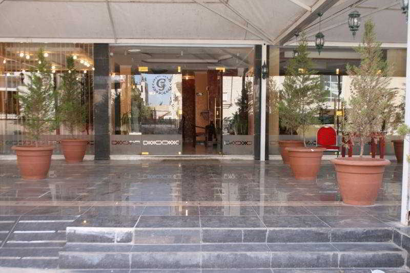 Gardens Hotel Amman Exteriör bild